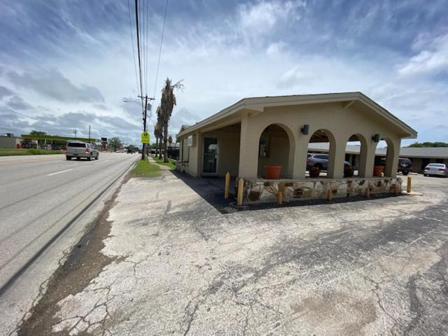 Texas Inn Seguin Extérieur photo