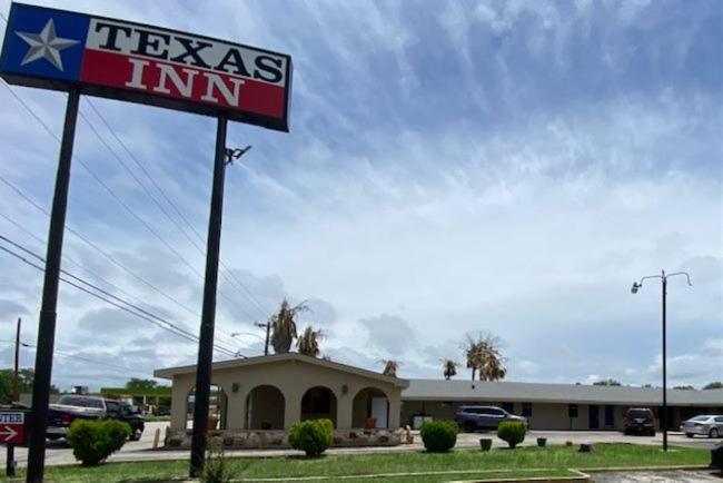 Texas Inn Seguin Extérieur photo